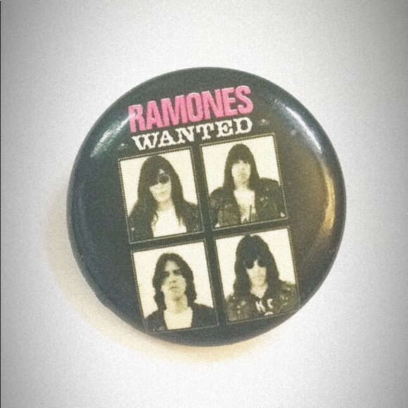 THE RAMONES STYLED ACCESSORIES BUNDLE - Picture 3 of 3